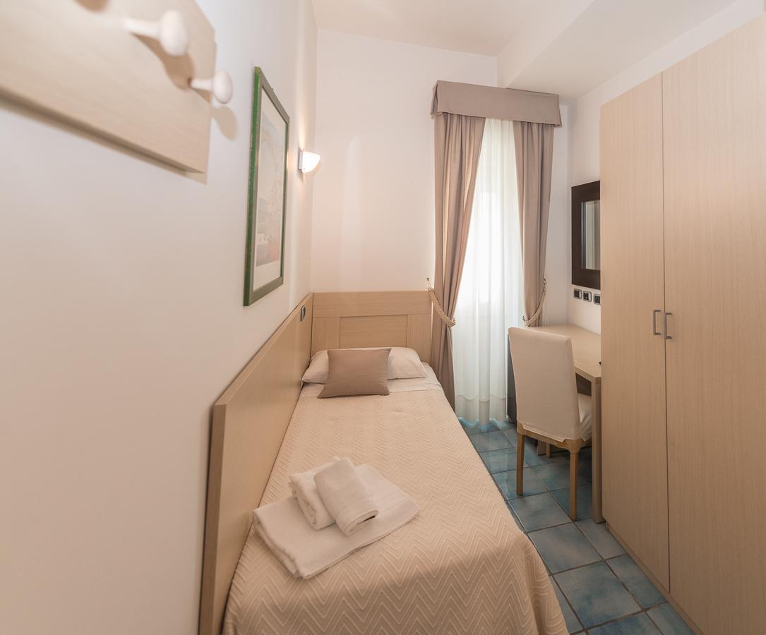 Hotel Antica 3*